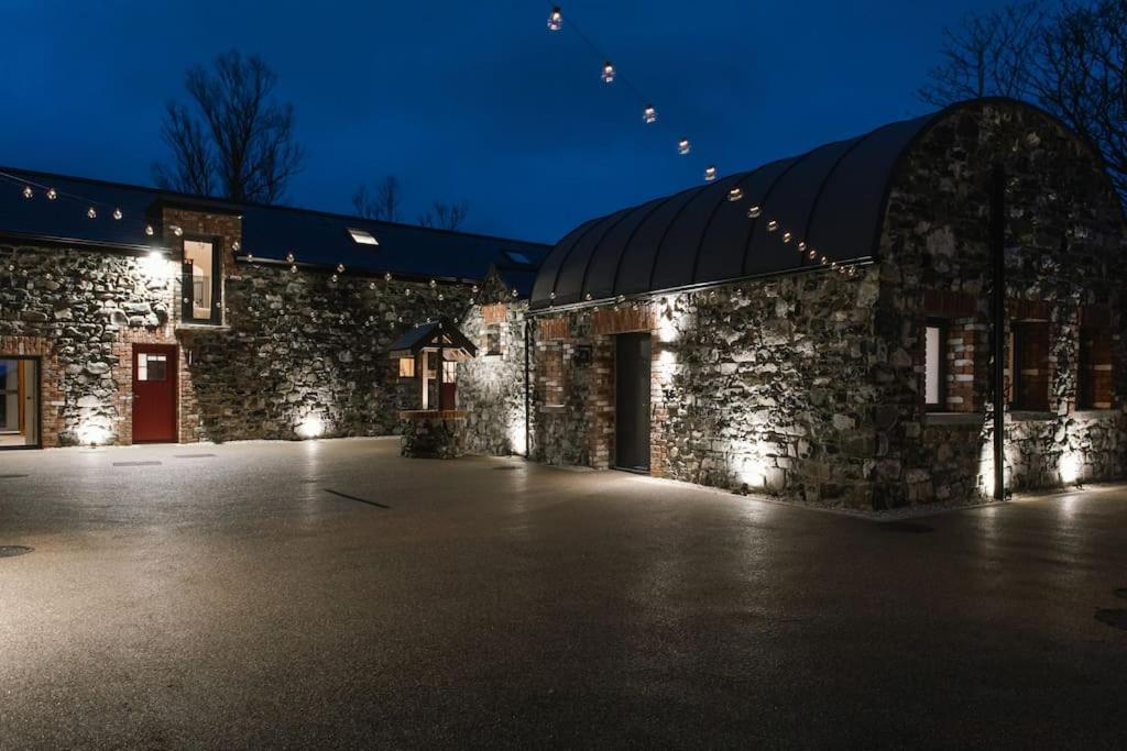 The Barn At Corrstown Village Портръш Екстериор снимка