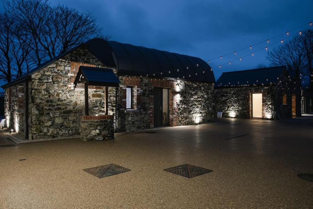 The Barn At Corrstown Village Портръш Екстериор снимка